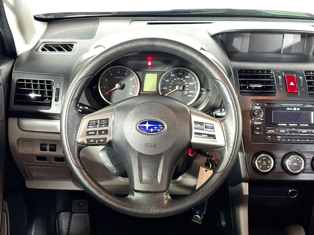 Used 2014 White Subaru 2.5i Premium image 13