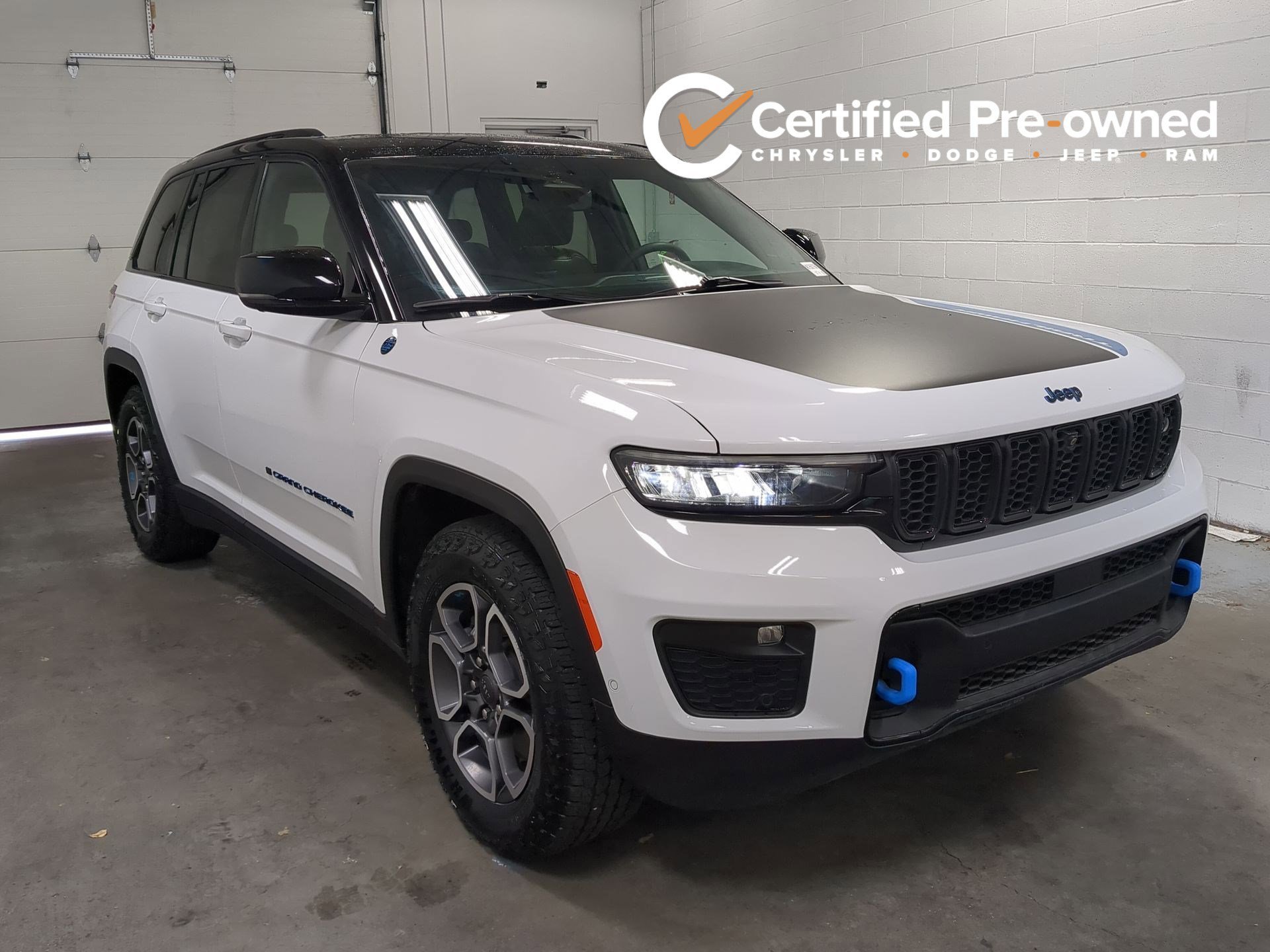 2022 Jeep Grand Cherokee Trailhawk 4xe 4x4's photo