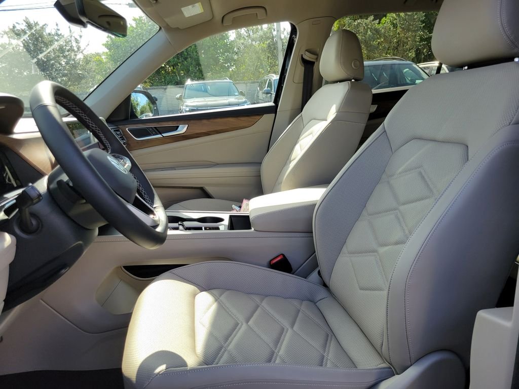 New 2026 Black Volkswagen 2.0T SE image 9