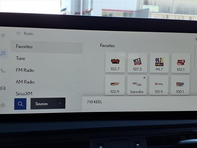 2025 Lexus ES Hybrid 300h - Photo 8