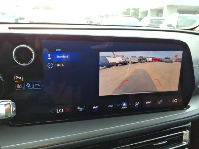 Used 2025 Summit White Chevrolet LT image 22