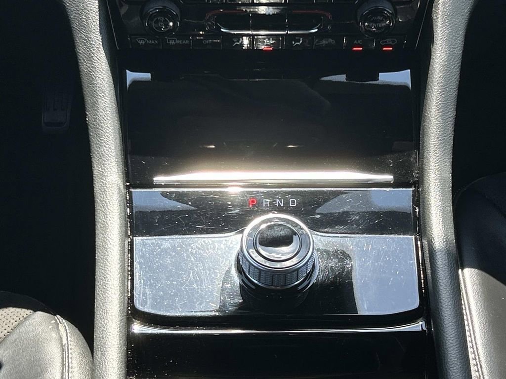 Used 2023 Velvet Red Pearlc Jeep Altitude image 16