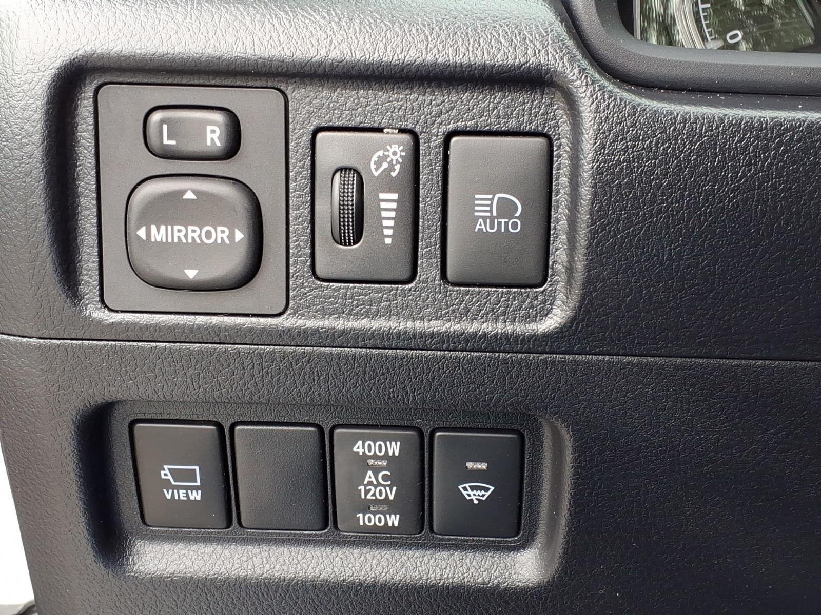 Used 2024 Wind Chill Pearl Toyota Limited image 28