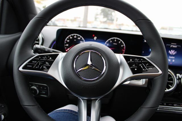New 2026 Cirrus Silver Metallic Mercedes-Benz GLB 250 image 22