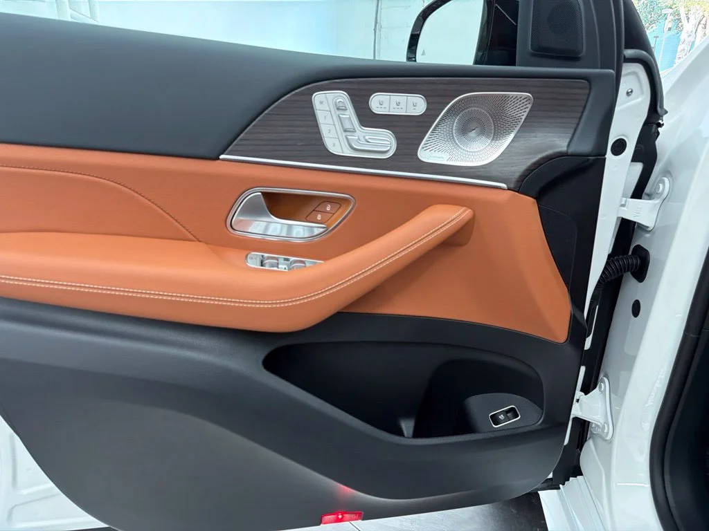 New 2027 White Mercedes-Benz GLS 450 image 14