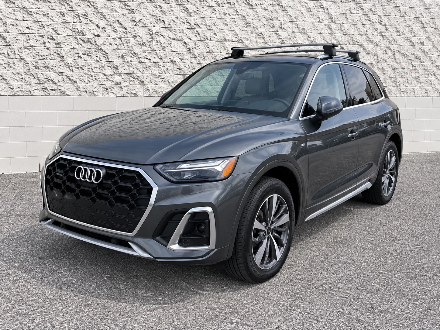 Used 2022 Daytona Gray Pearl Effect Audi 45 S line Premium image 1