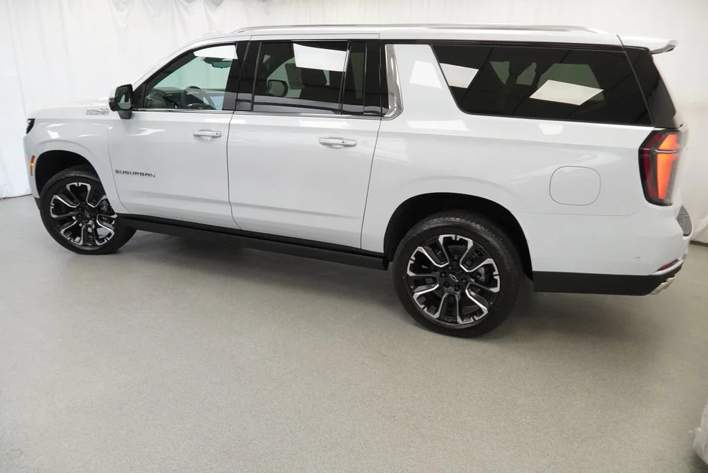 New 2026 Polar White Tricoat Chevrolet High Country image 41