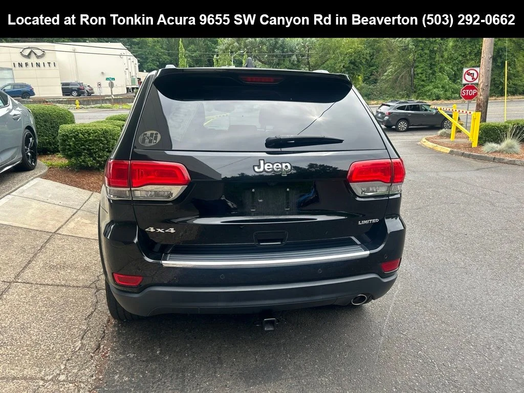 Used 2017 Diamond Black Crystal Pearlcoat Jeep Limited image 5