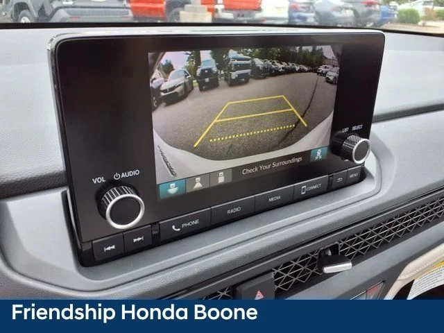 Used 2025 White Honda SE image 18