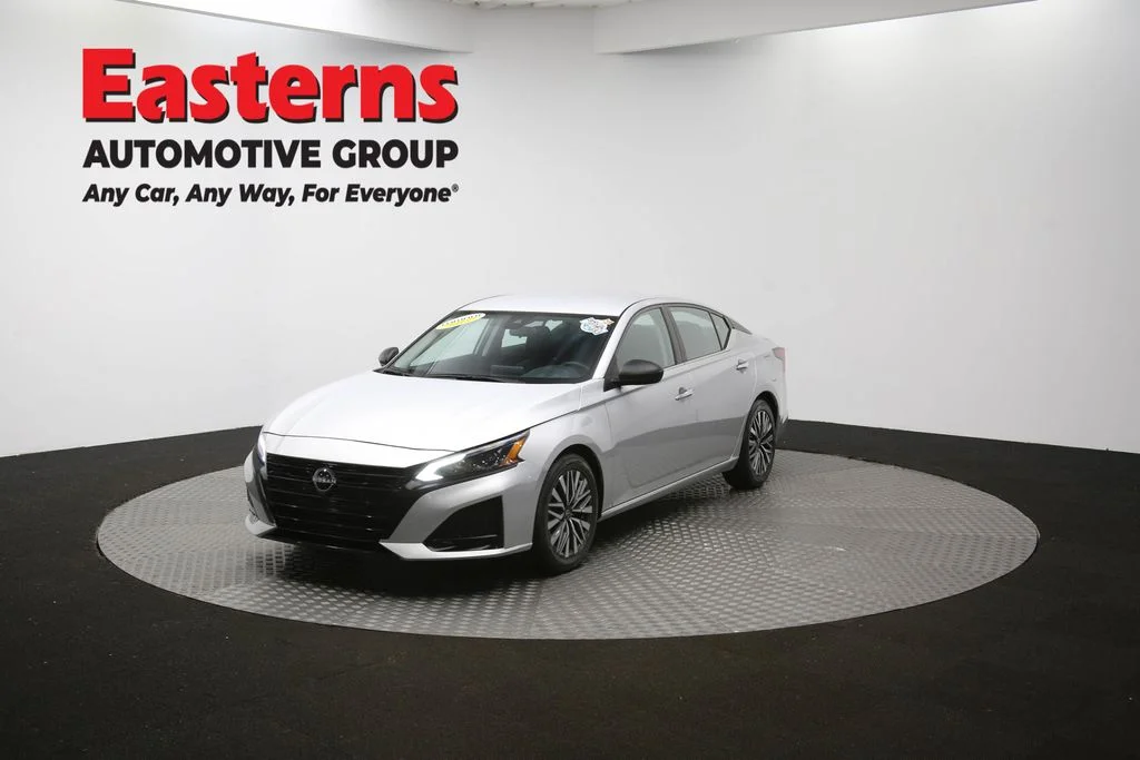 Used 2023 Silver Nissan 2.5 SR image 55