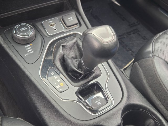 Used 2020 Gray Jeep Limited image 28