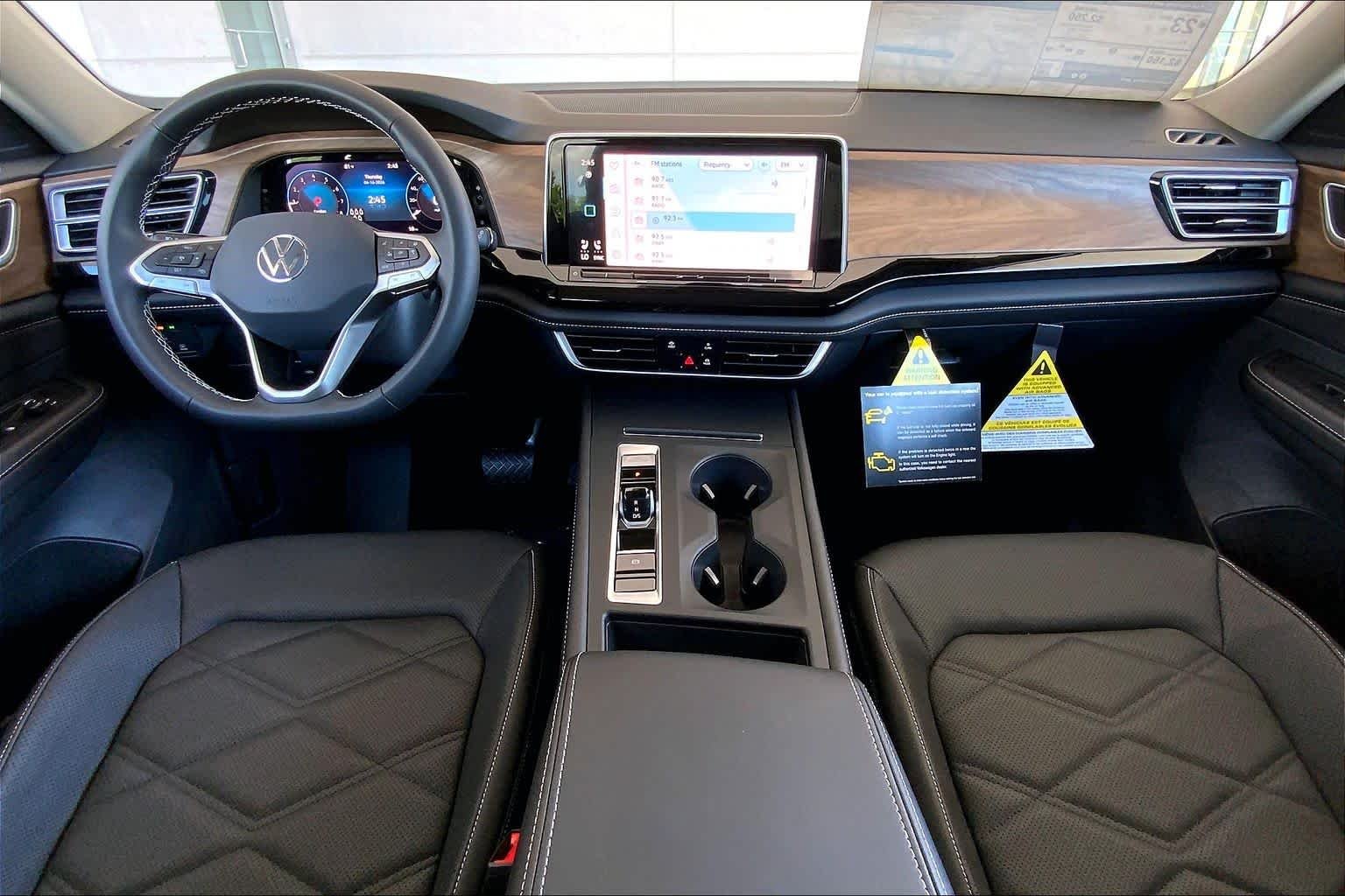 New 2026 Deep Black Pearl Volkswagen 2.0T SE image 5
