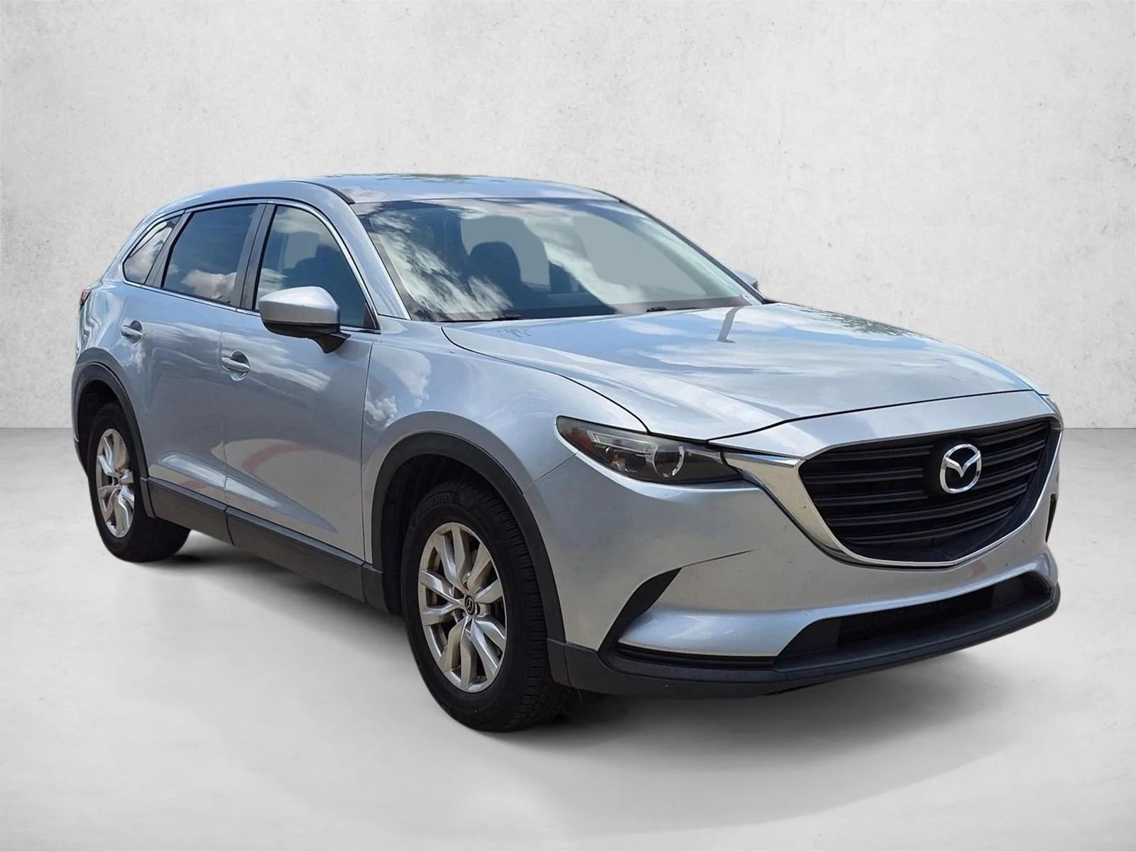 Used 2016 Sonic Silver Metallic Mazda Sport image 3