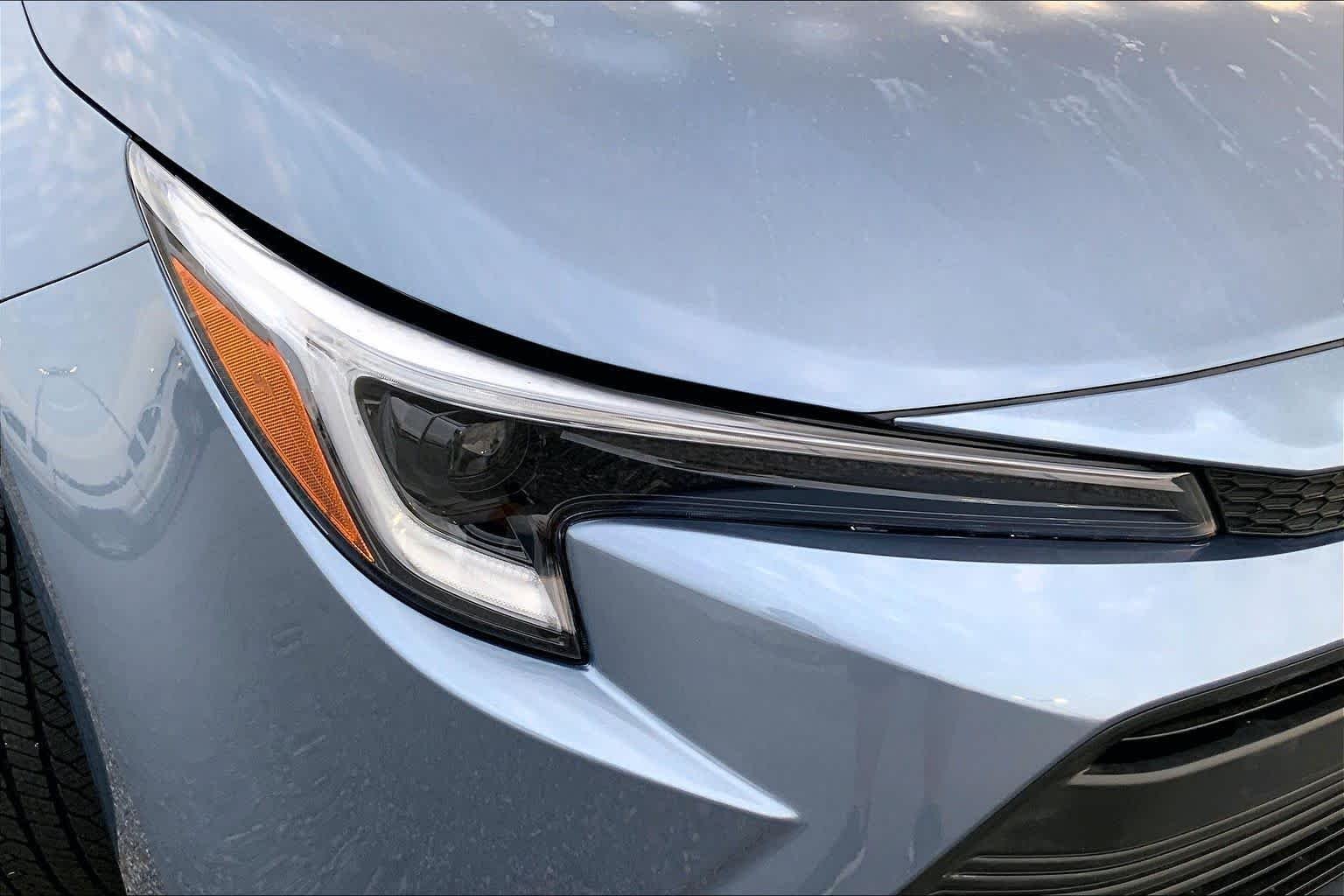 Used 2025 Celestite Toyota Hybrid LE image 26