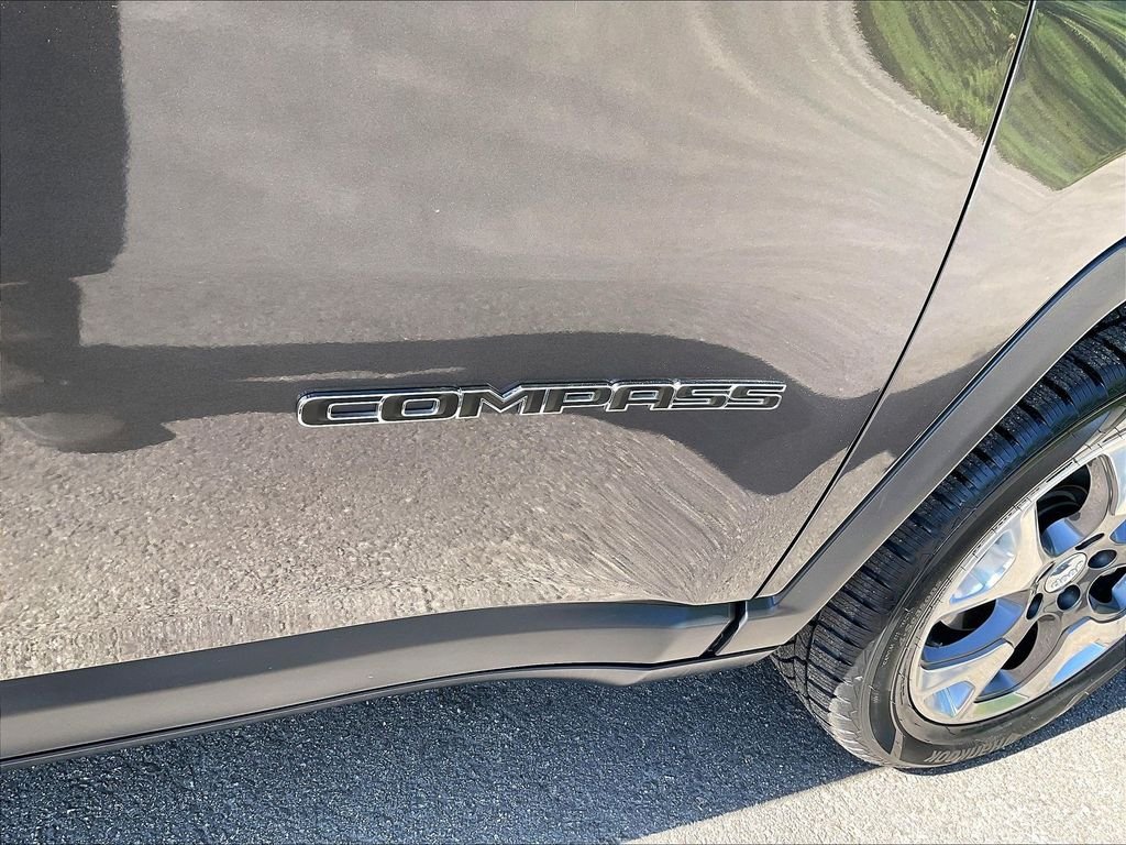 Used 2021 Gray Jeep Limited image 30
