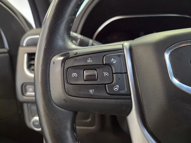 Used 2022 White GMC SLT image 26