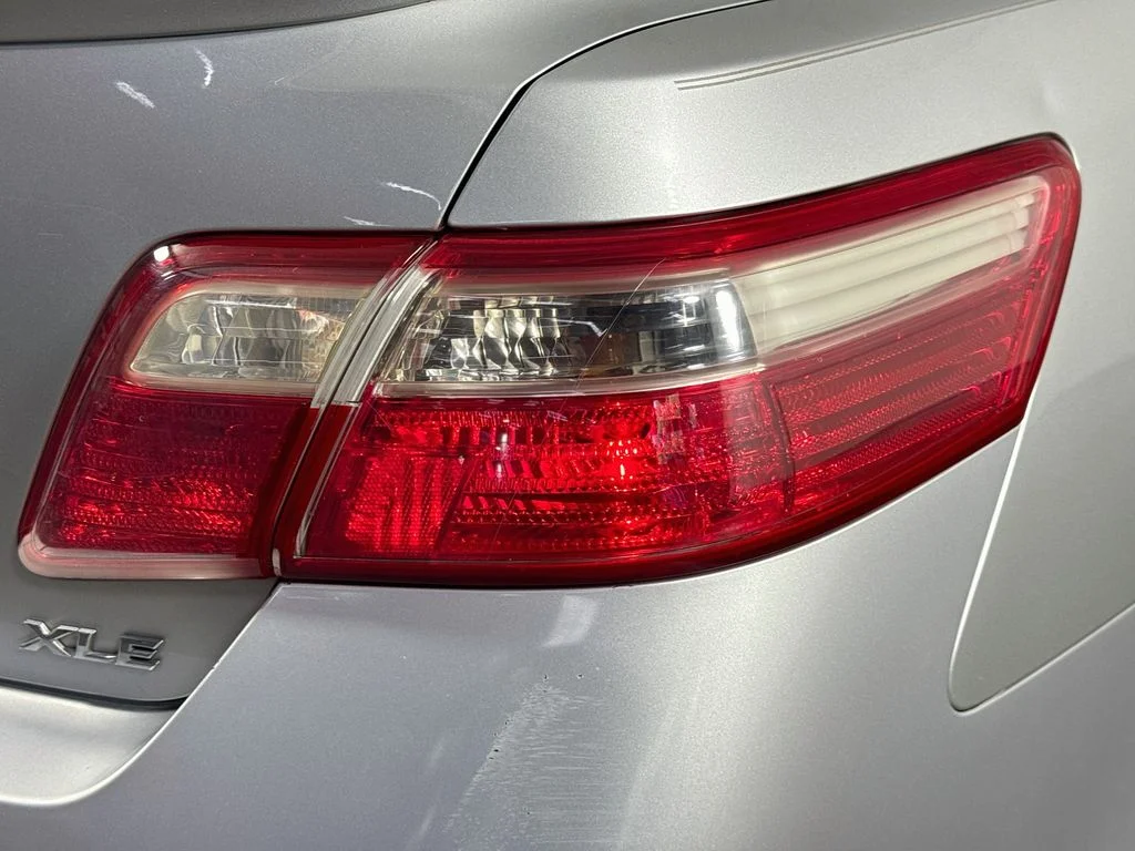 Used 2007 Silver Toyota XLE image 31