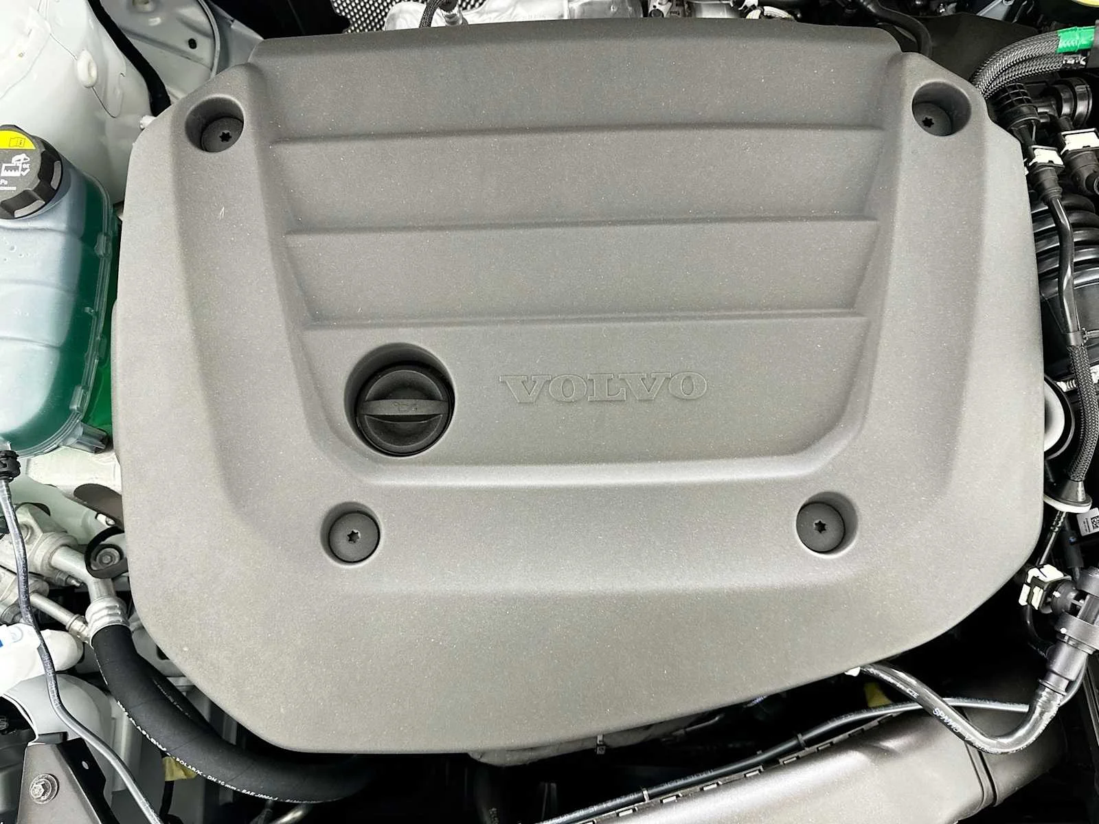 2025 Volvo XC40 Core - Photo 28