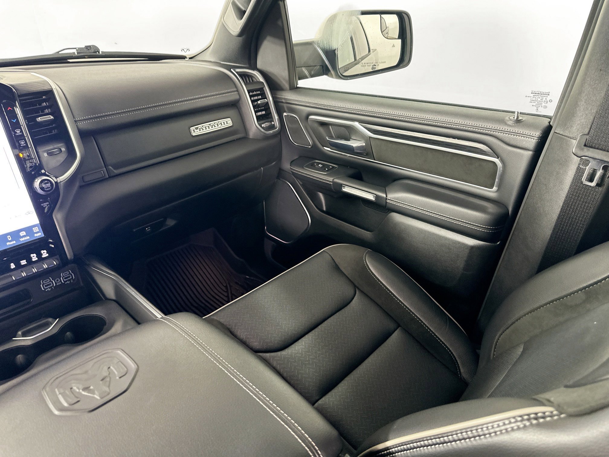 Used 2023 Granite Crystal Metallic Clearcoat Ram Laramie image 30