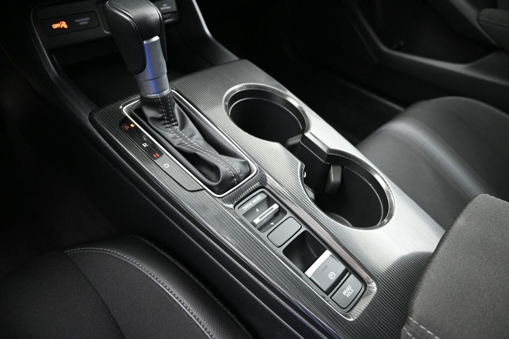 Used 2025  Honda Sport image 23