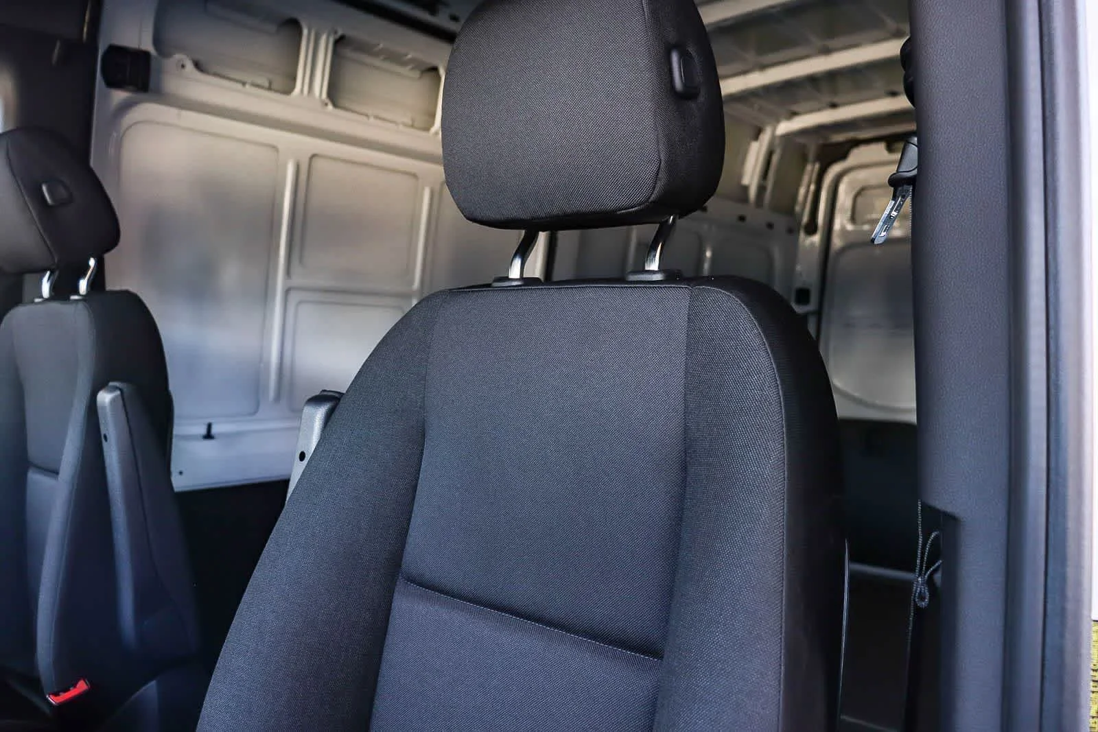 New 2026 Arctic White Mercedes-Benz Cargo 144WB High Roof RWD 2.0L I4 Diesel Turbo SO image 30