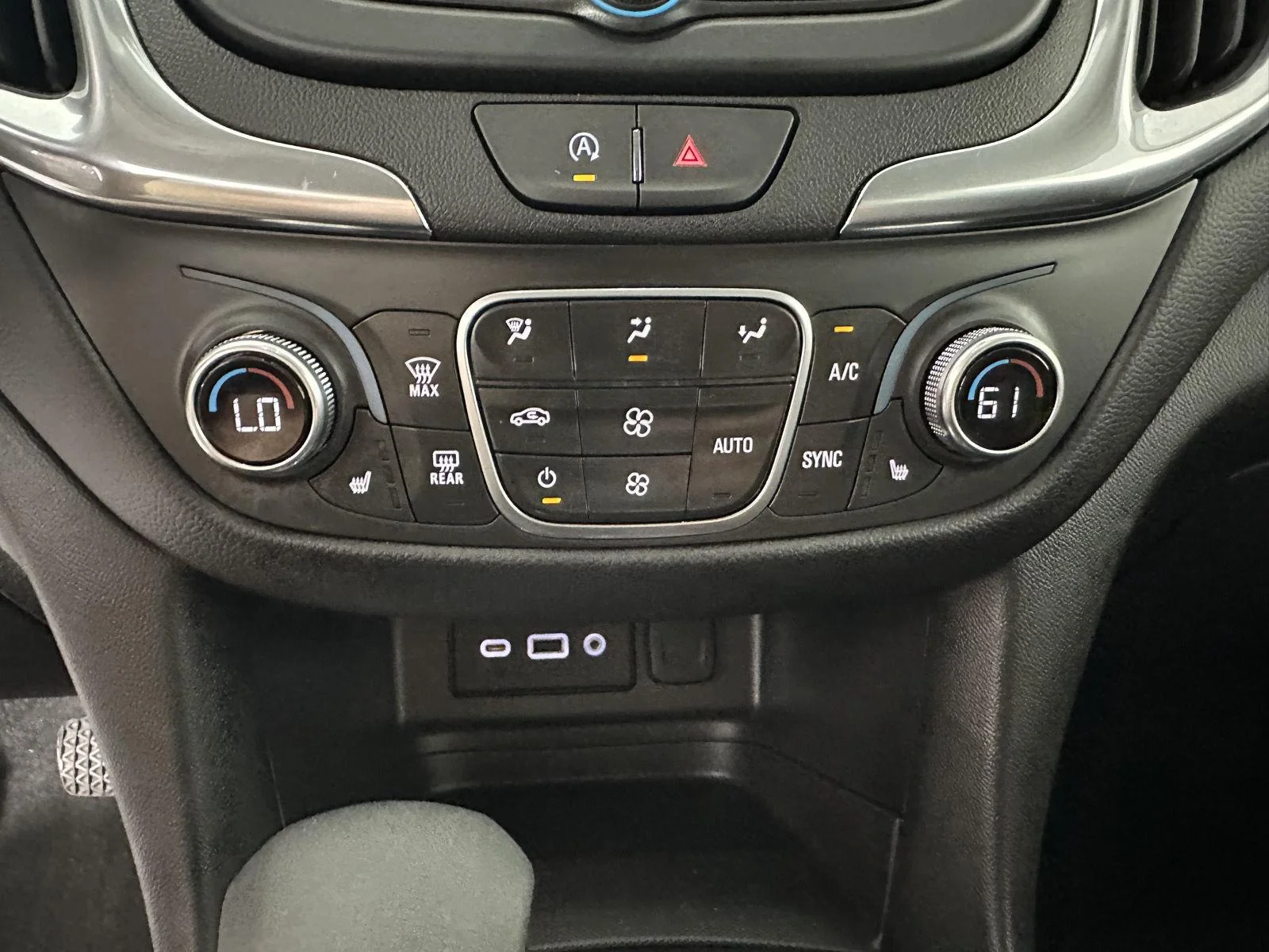 Used 2024 Summit White Chevrolet LT image 23