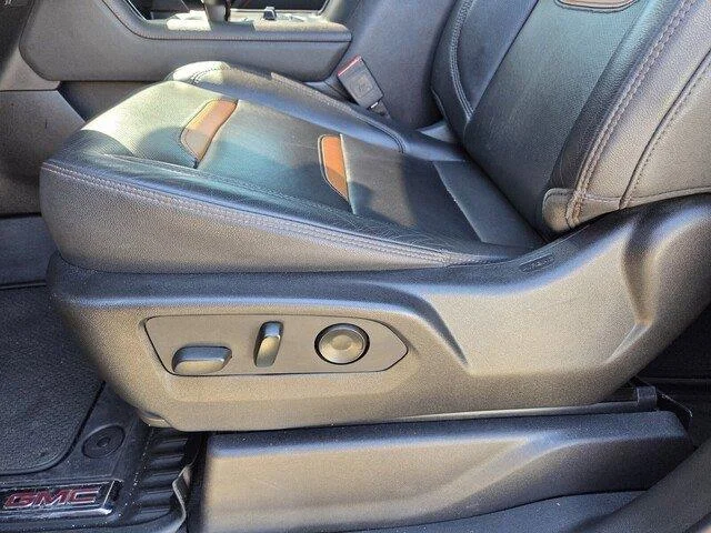 Used 2022 Titanium Rush Metallic GMC AT4 image 12