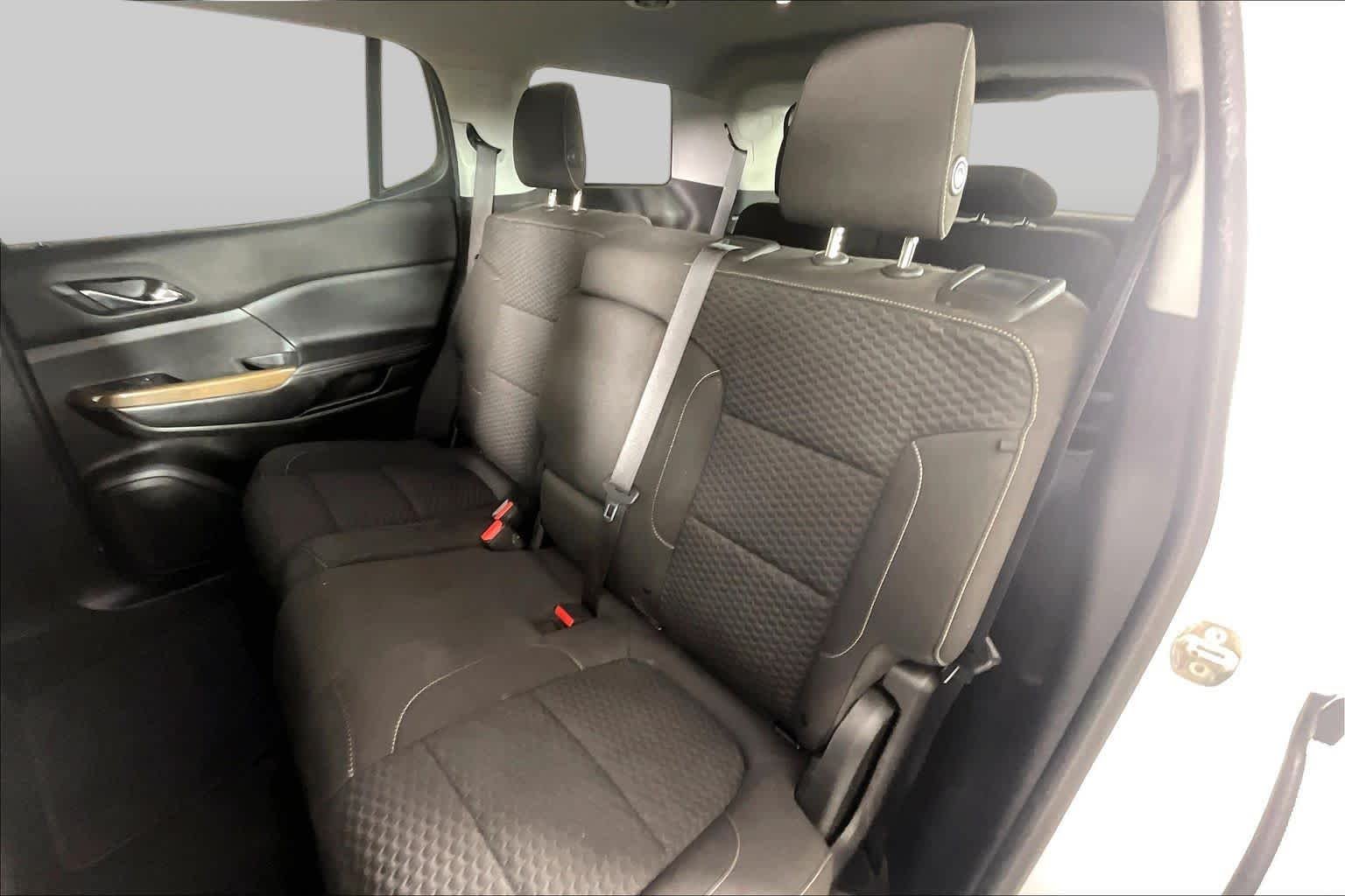 Used 2019 Summit White GMC SLE image 19