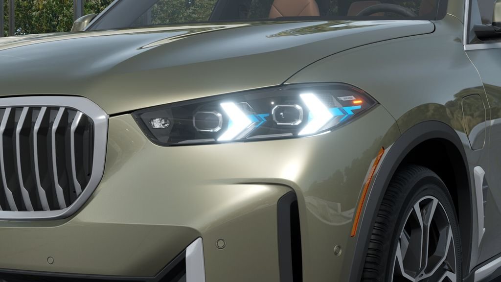 New 2026 Manhattan Green Metallic BMW xDrive50e image 29