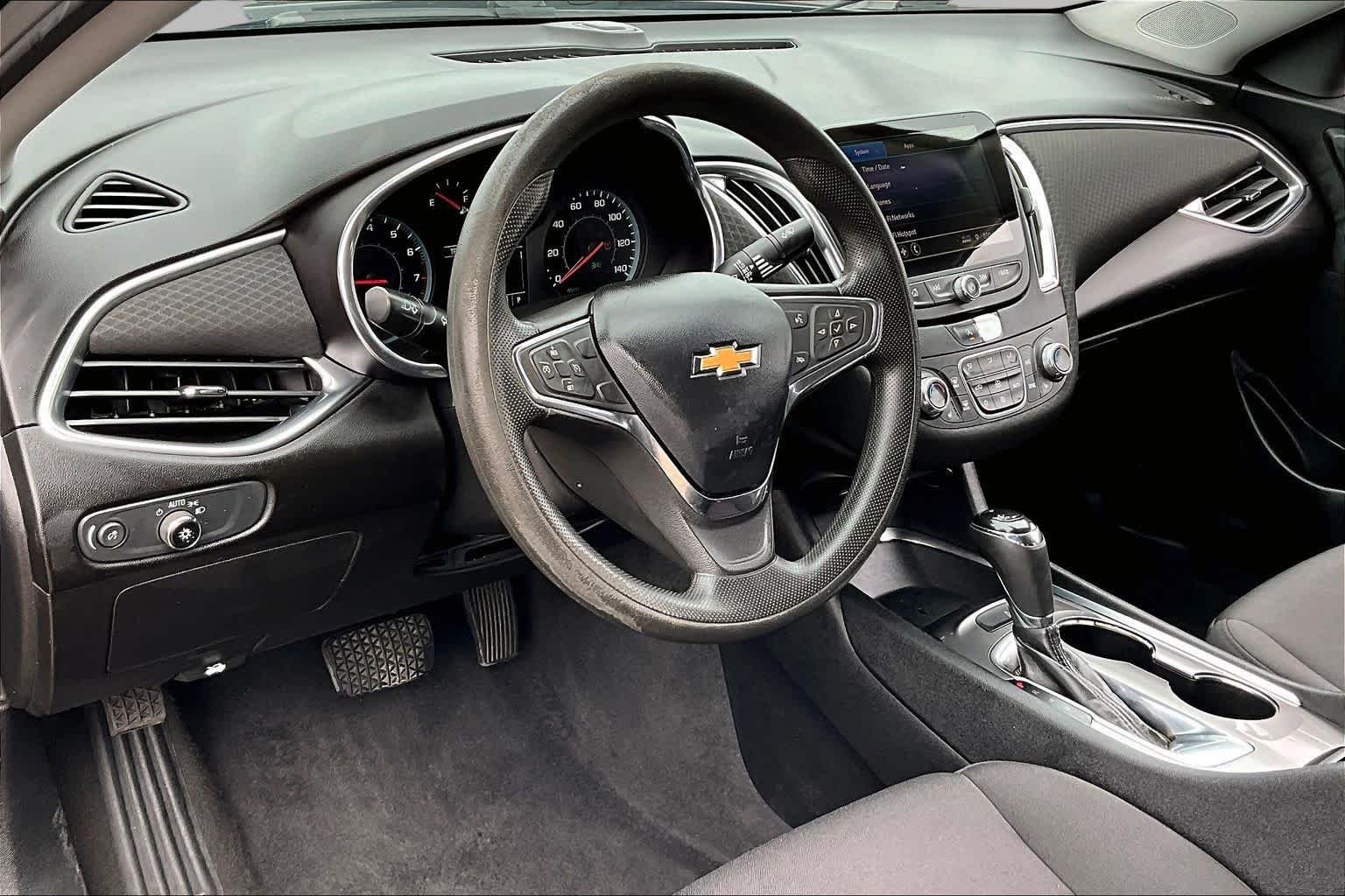 Used 2020 Mosaic Black Metallic Chevrolet LT image 17