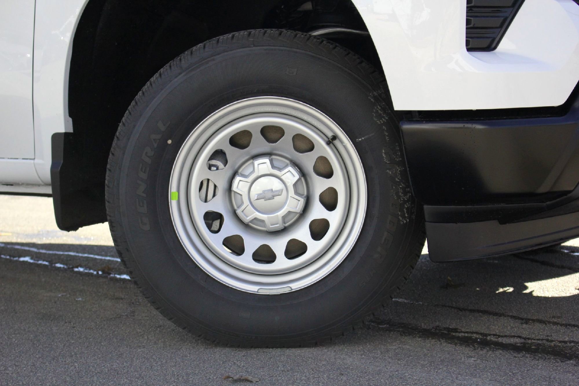 New 2026 Summit White Chevrolet WT image 3