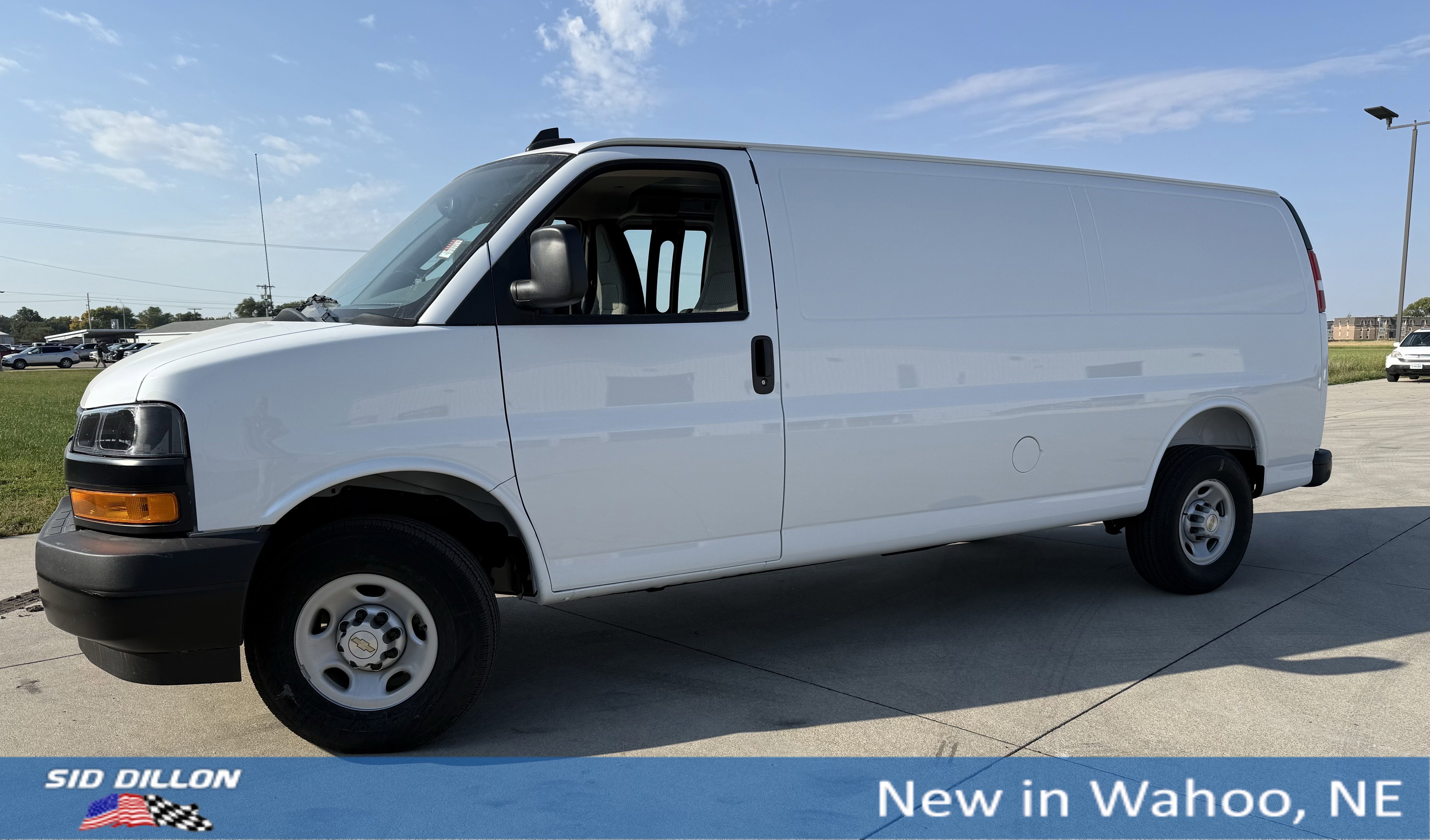 Summit White 2025 Chevrolet Express Cargo 2500 RWD Van Rear-Wheel Drive Automatic