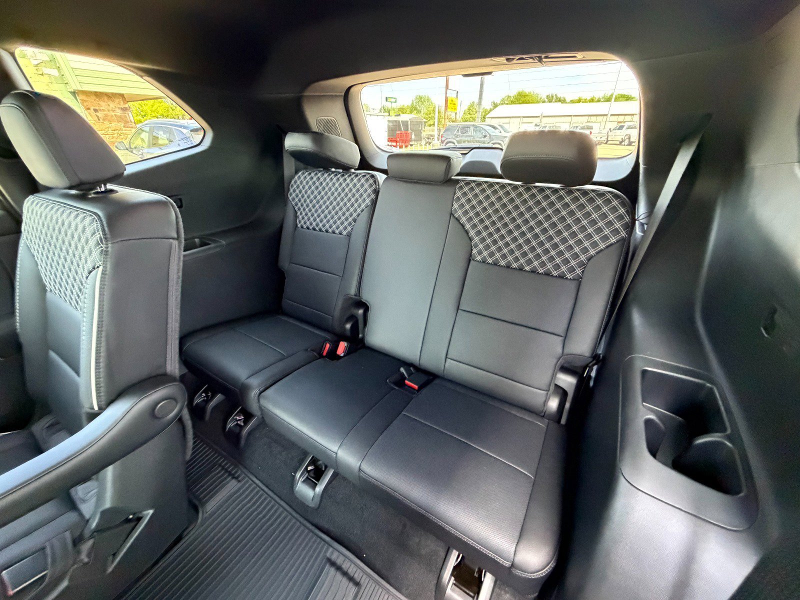 2026 GMC Acadia Denali - Photo 24