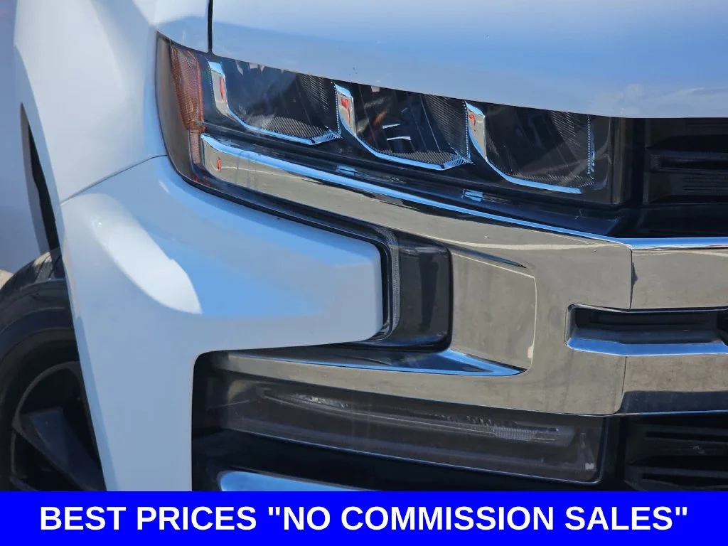 Used 2019 White Chevrolet LT image 33