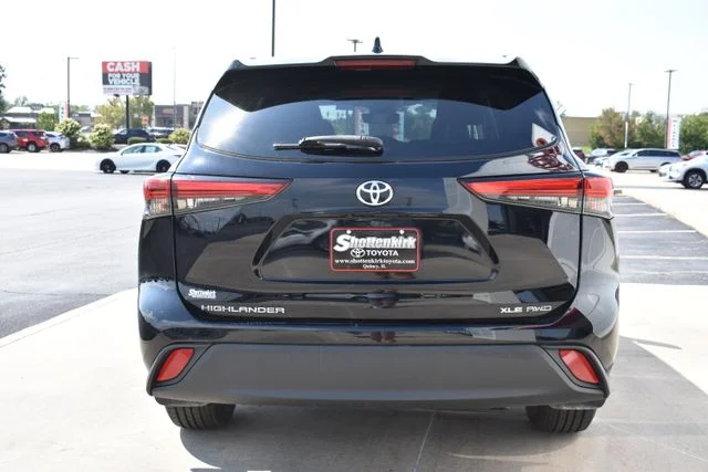 Used 2023 Black Toyota XLE image 6