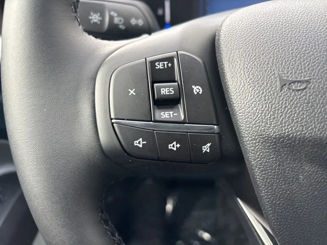 New 2026 Shadow Black Ford XLT image 18