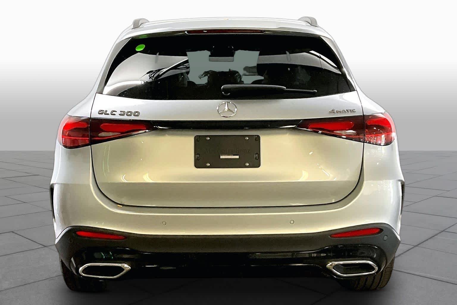 New 2027 Cirrus Silver Metallic Mercedes-Benz GLC 300 image 5