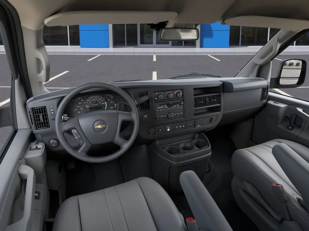 New 2025 Summit White Chevrolet WT image 15