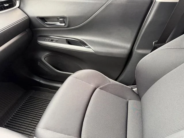2023 Toyota Venza LE - Photo 19
