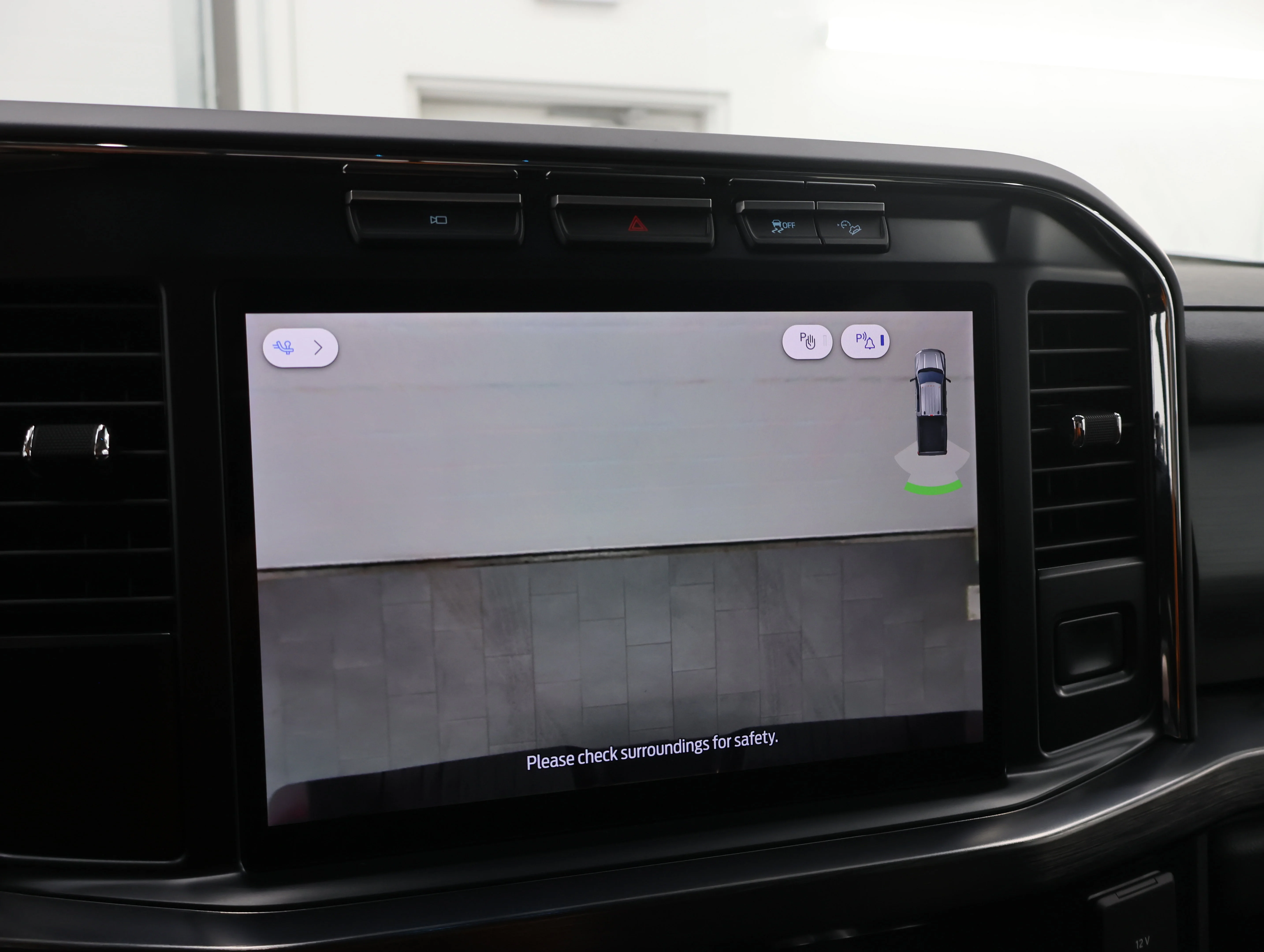 Used 2024 Oxford White Ford Lariat image 20