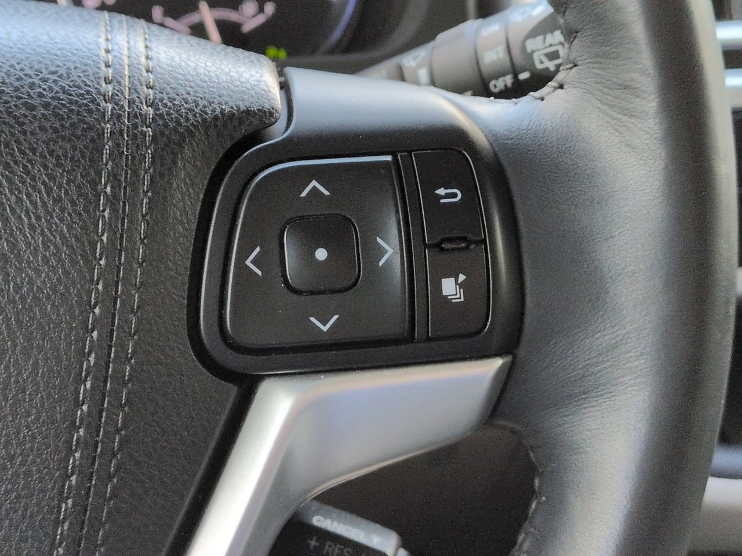 Used 2015 Silver Sky Metallic Toyota Limited image 26