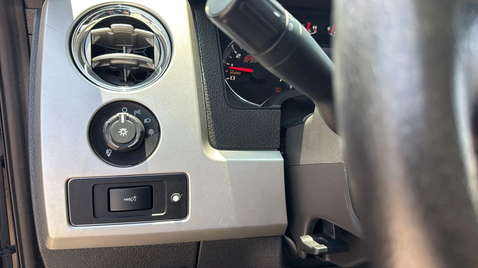 Used 2013 Gray Ford FX2 image 12