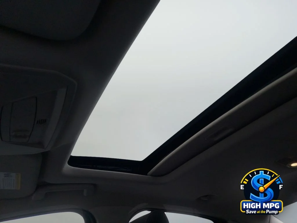 Used 2015 Silver Ford SE image 31