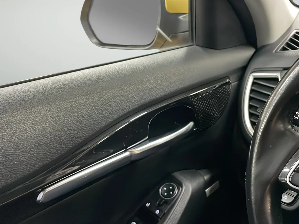 Used 2021 Yellow Kia SX image 32