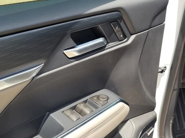 New 2026 Summit White GMC Elevation image 22