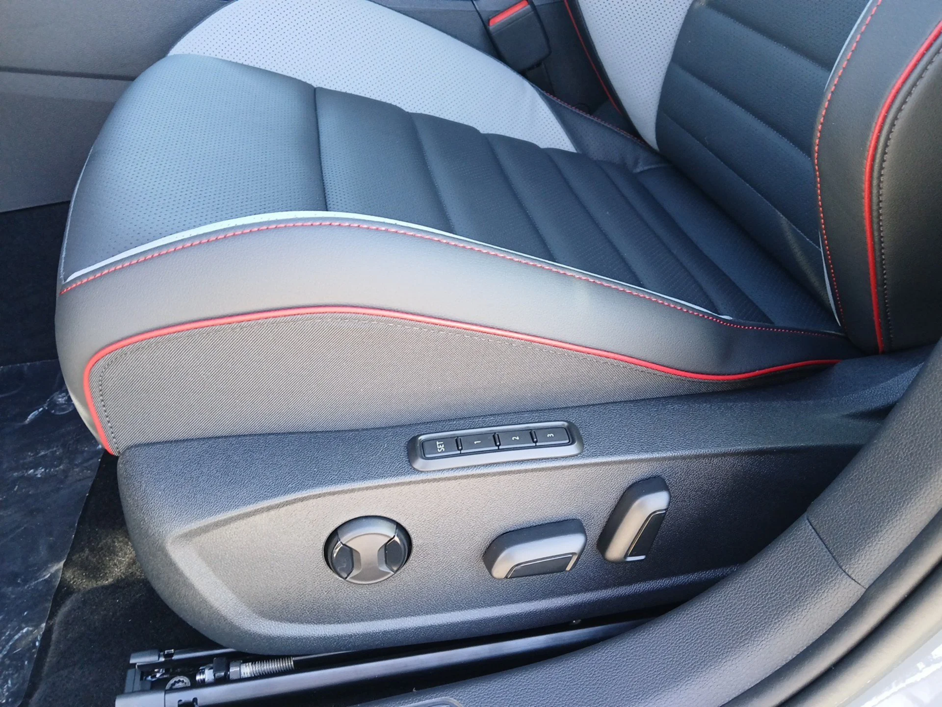 New 2026 Moonstone Gray Volkswagen 2.0T Autobahn image 19