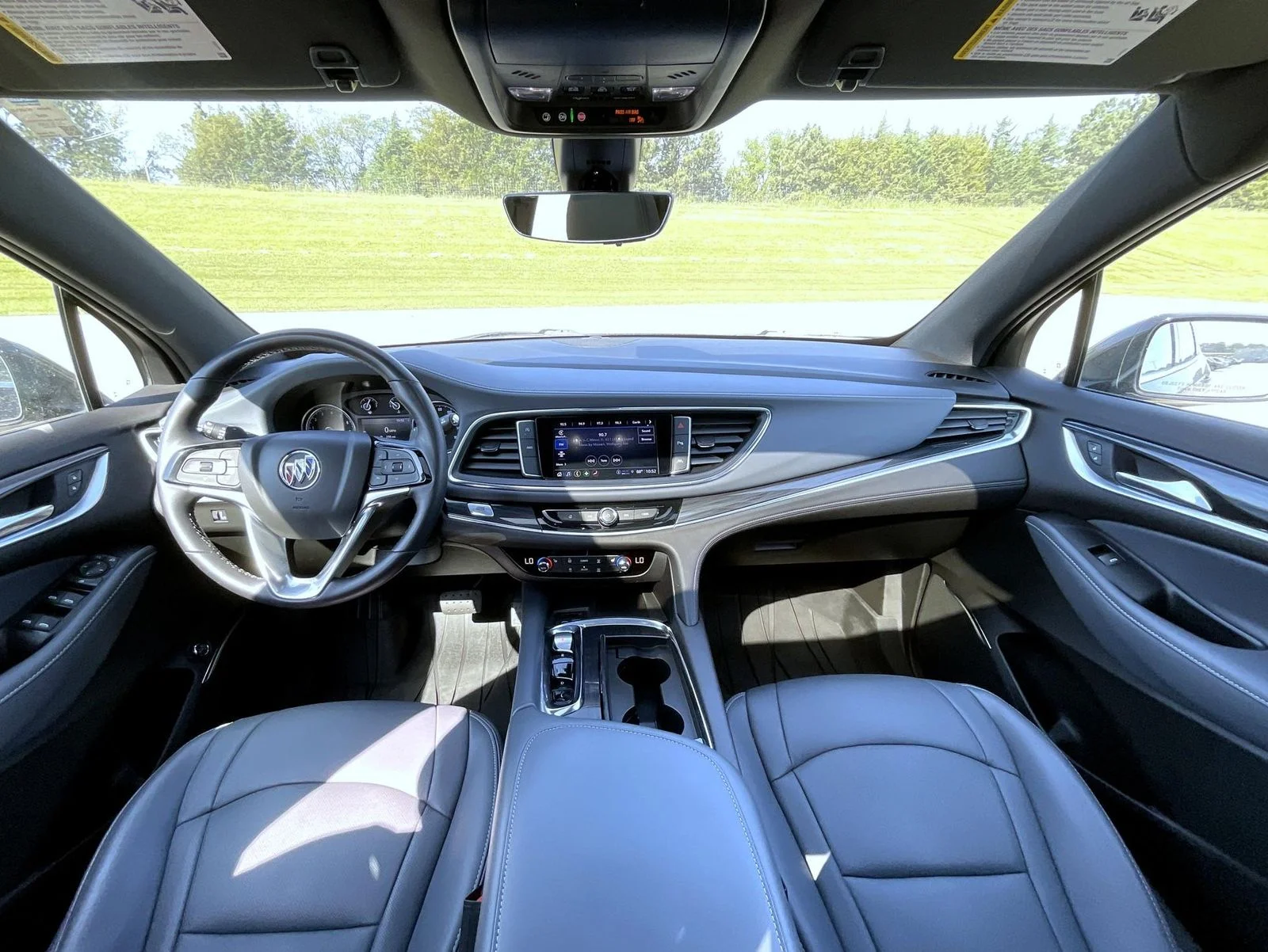 Used 2022 Black Buick Essence image 15