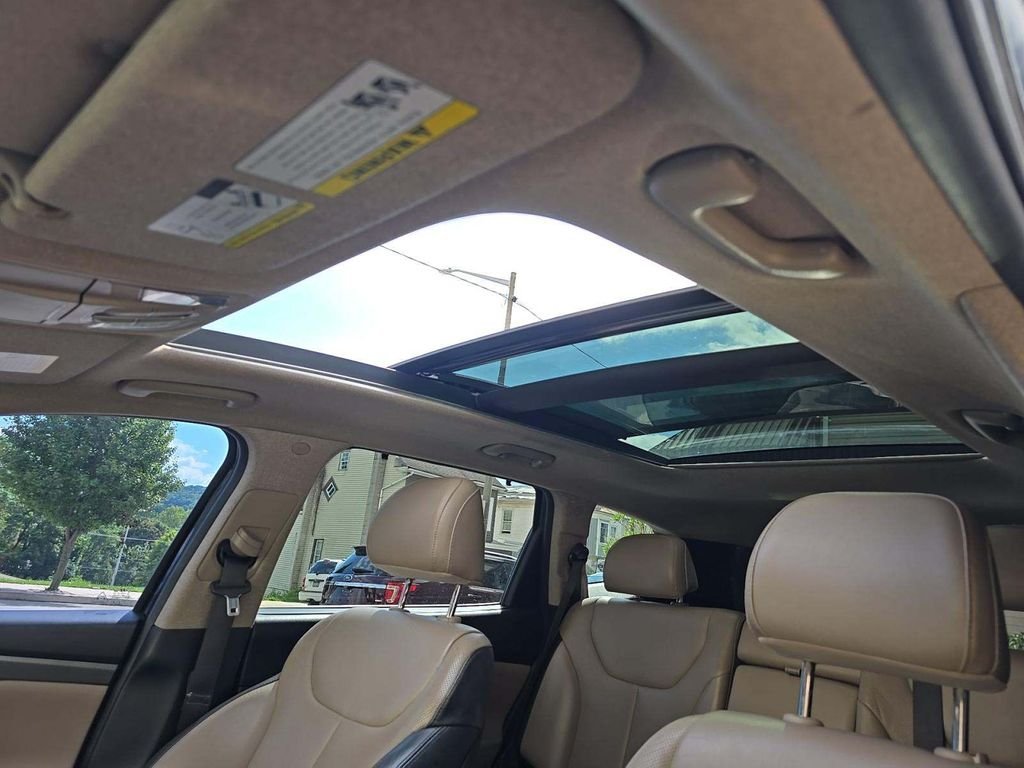 Certified Used 2020 Black Hyundai SEL image 5