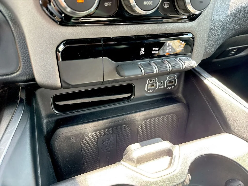 Used 2022 Diamond Black Ram Laramie image 55