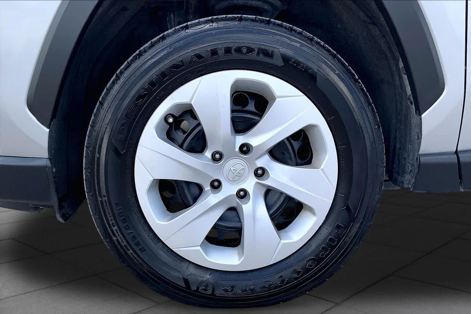 Used 2024 Silver Sky Metallic Toyota LE image 11